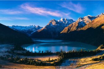 Yihun Lhatso lake - 新路海